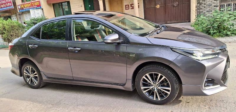 Toyota Corolla Altis 2022 full option top of line 5