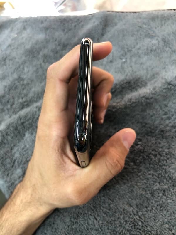 i phone 11 pro max 2