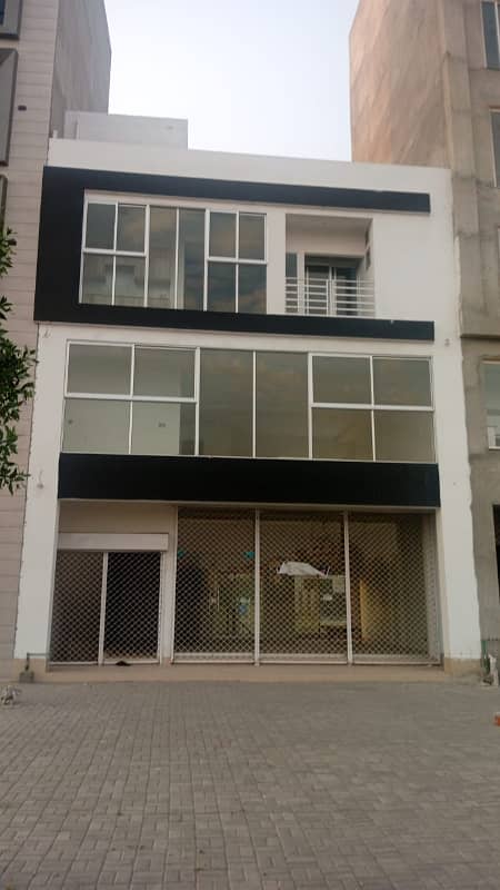 4 MARLLA CAMERCIAL BUILDING AVAILABLE FOR RENT WITH BASEMENT IN BAHRIA ORCHADT 0