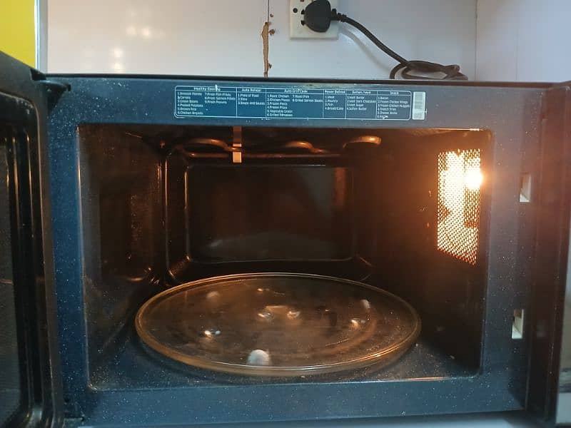 samsung microwave 1 year used without Box 2