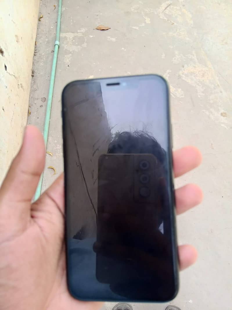 i phone XR 1