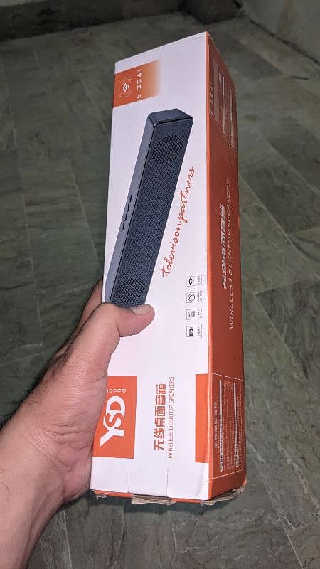 Wireless desktop speakr 0