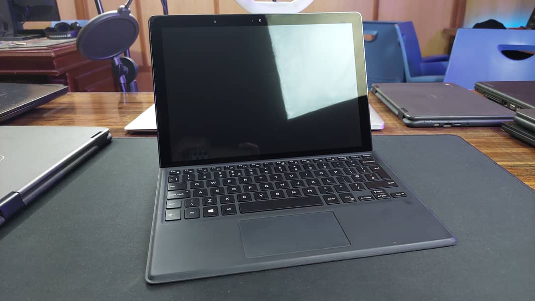 Dell Latitude 5290 2-in-1 i5 8th Gen  8/256 nvme touch screen 3