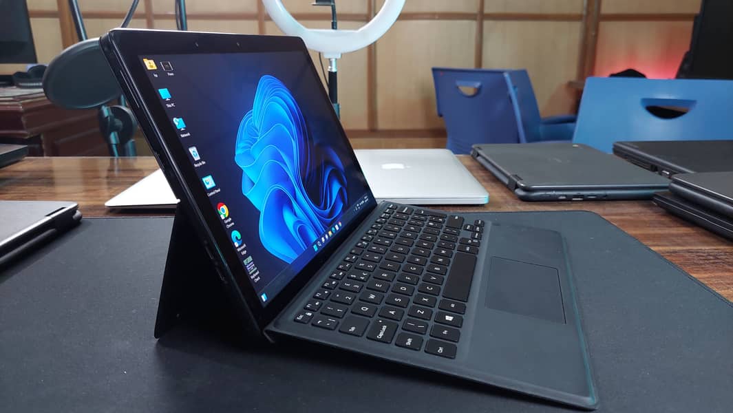 Dell Latitude 5290 2-in-1 i5 8th Gen  8/256 nvme touch screen 6