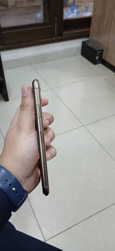 Iphone 11 Pro Max non Pta 4