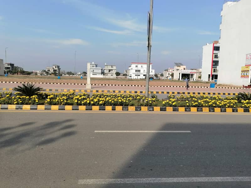 All Dues Clear 1 Kanal Plot Is Available For Sale 40ft Road Facing, Near To The Main Boulevard And Commercial Area Of The Society 26