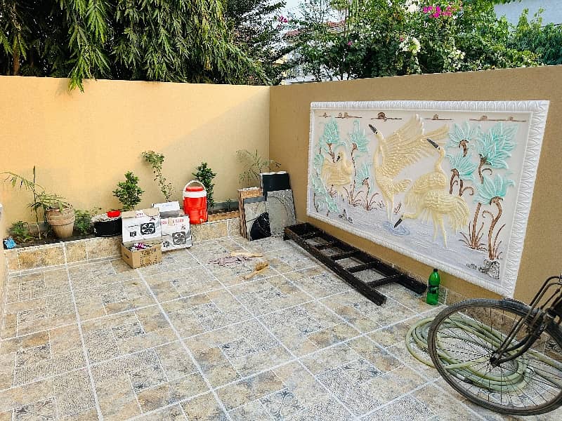 1 Kanal Brand New Dubble storey house available for sale in Pgechs phase 2 Mzyle Chowk college Road Lahore 4