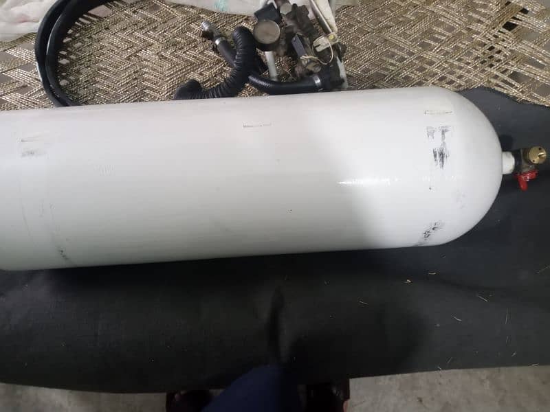 mehran CNG kit and cylinder 4