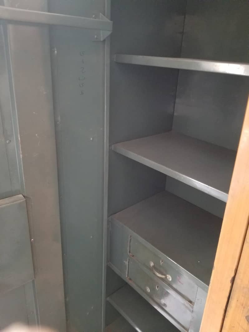 Steel Almirah with safe lockers and in heavy non dented sheet 8