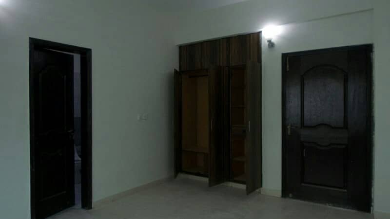 10 Marla 3 Bed Flat For Rent In Askari 11 Lahore 11