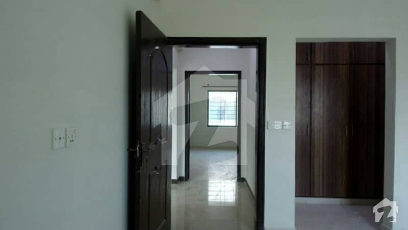 10 Marla 3 Bed Flat For Rent In Askari 11 Lahore 3