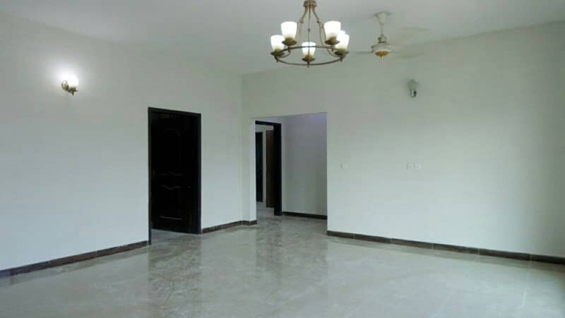 10 Marla 3 Bed Flat For Rent In Askari 11 Lahore 1