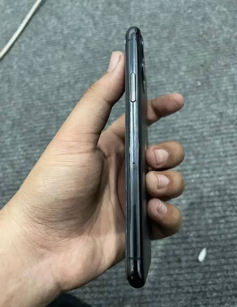 iphone 11 pro urgent sale 1