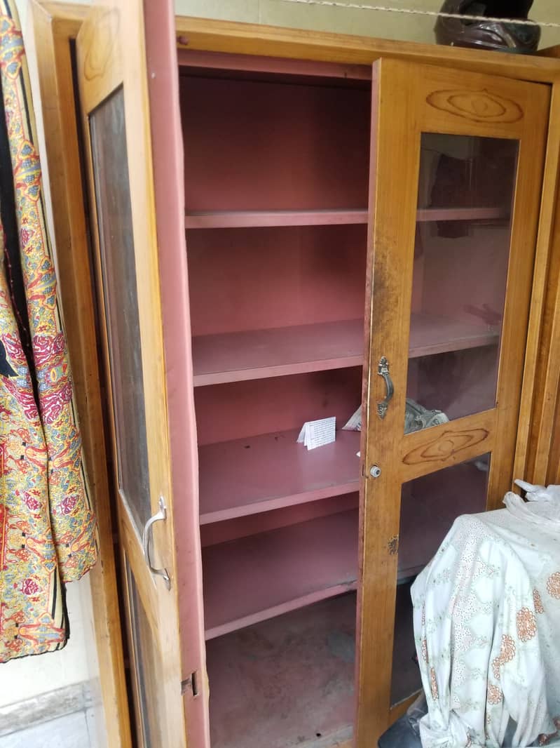 Steel Almirah with transparent glass and in heavy non dented sheet 8