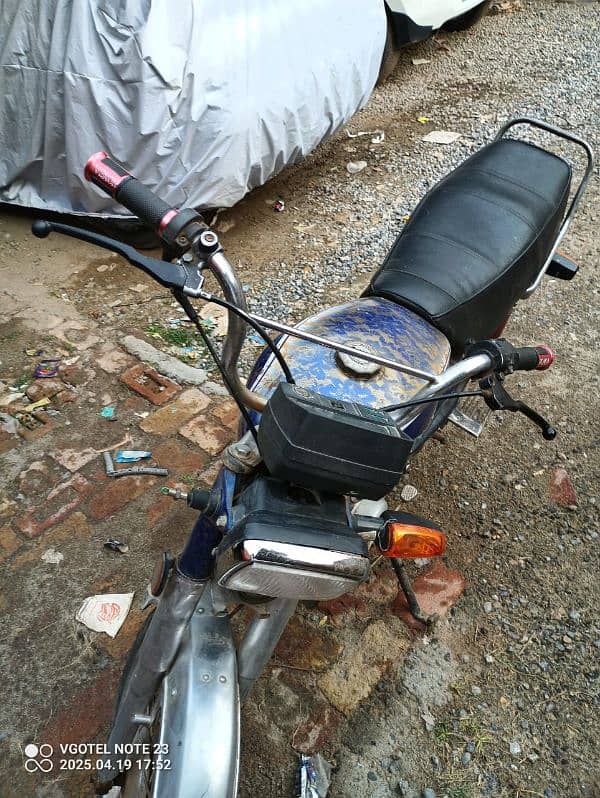 Yamaha Dhoom 2014 Model Available for Sale 8
