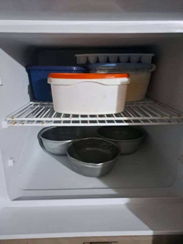 Dawlance Doble door Fridge in good condition. . ! 4