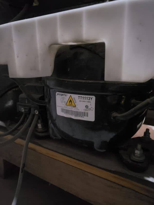 Dawlance Doble door Fridge in good condition. . ! 10