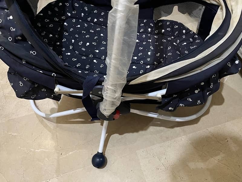 baby swing with coot sleep n go carrier WhatsApp: 03232177077 4
