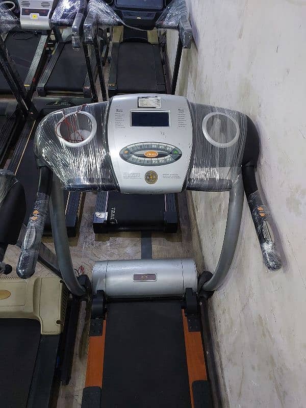 TREADMILL / RUNNING MACHINE / WALKING MACHINE / JOGGING MACHINE 12