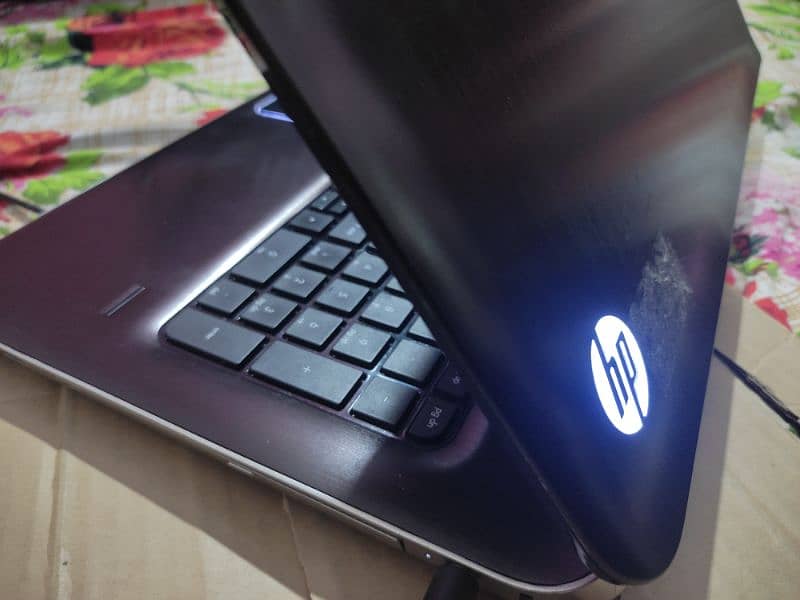 HP Core i7 Notebook Crystal display 0
