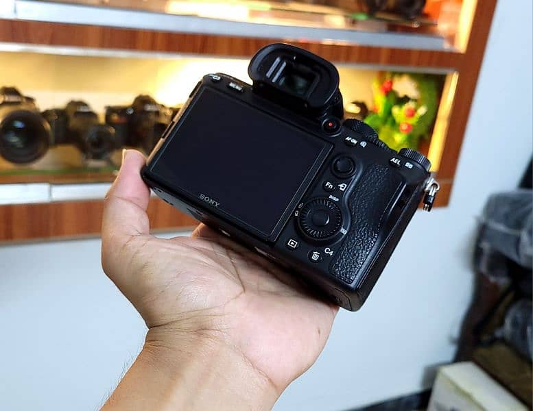 Sony a7iii (10/10+) Shutter count 19k 4