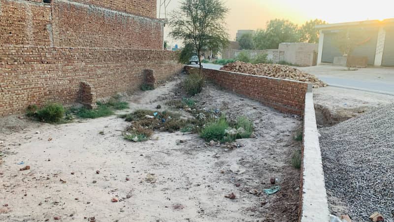 8 Marla commersial corner plot for sale in mehmood kot 0
