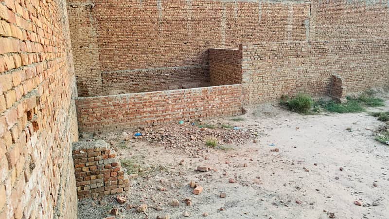 8 Marla commersial corner plot for sale in mehmood kot 2