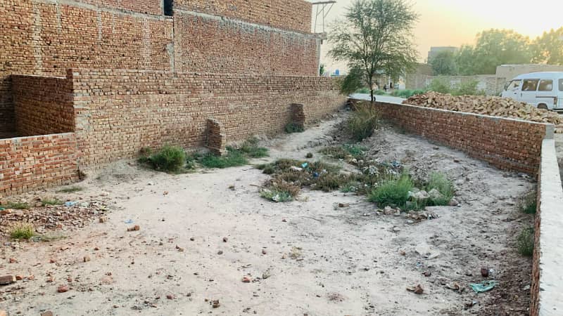 8 Marla commersial corner plot for sale in mehmood kot 3