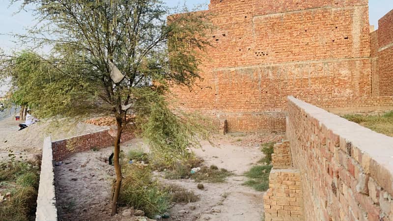 8 Marla commersial corner plot for sale in mehmood kot 6