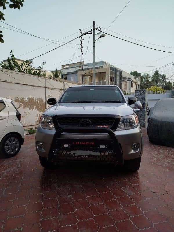 Toyota Hilux Vigo 2011 1