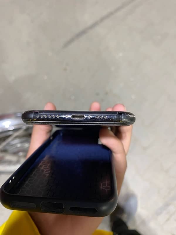 Iphone xs PTA Approved 4