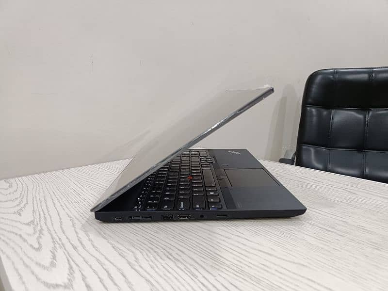 Lenovo Thinkpad T15 Gen 2 core i5 11th gen quadcore 15.6 1080p Touch 9