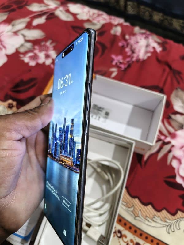 tecno spark 20 pro plus 4