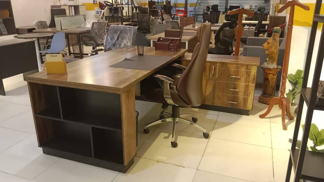 Executive Table/CEO Table/Office Table/Workstations 1