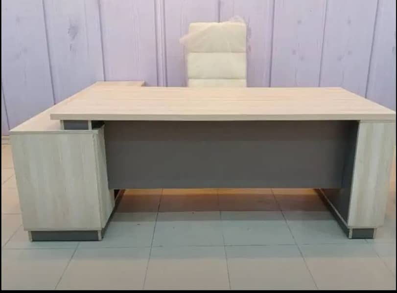 Executive Table/CEO Table/Office Table/Workstations 5