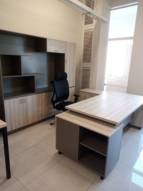 Executive Table/CEO Table/Office Table/Workstations 14