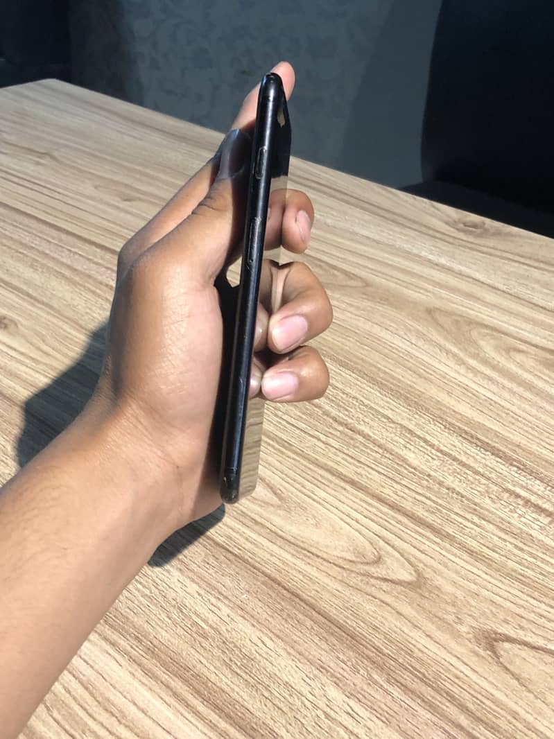 I phone 7 plus pta appvroed 128 gb battery health 100 2