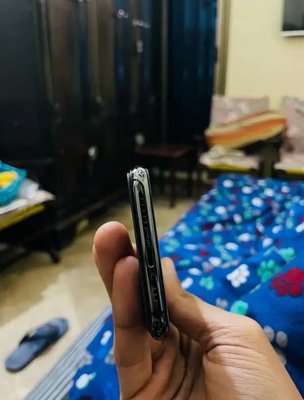 IPHONE X’s (256-GB) LUSH CONDITION 4