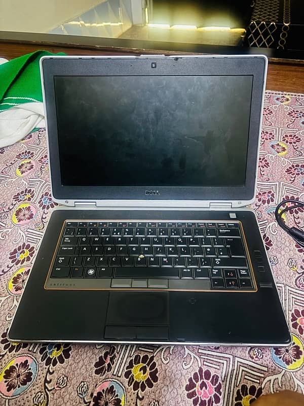 DELL core i5 2nd generation 4gb ram 128Gb SSD 0