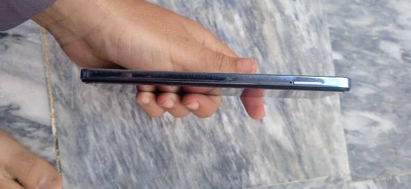 mobile Infinix Hot 40 pro 1