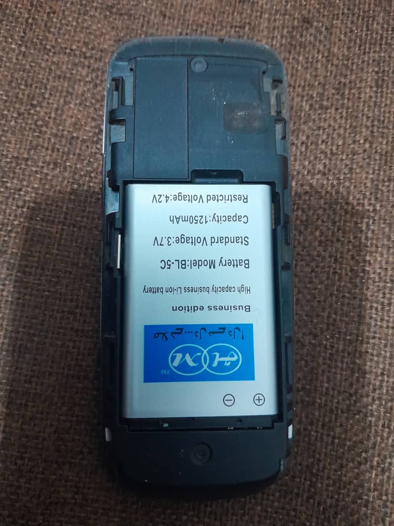 Nokia 101dual sim with genuine charger 3