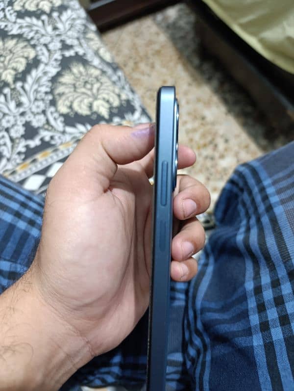 Realme C63 6/128gb  10/10 condition in warranty 6