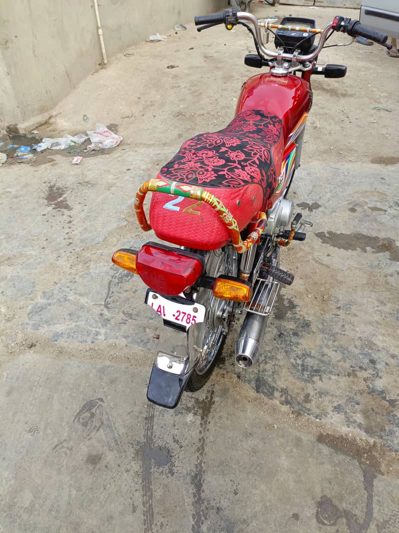 Honda CD 70 2020 4