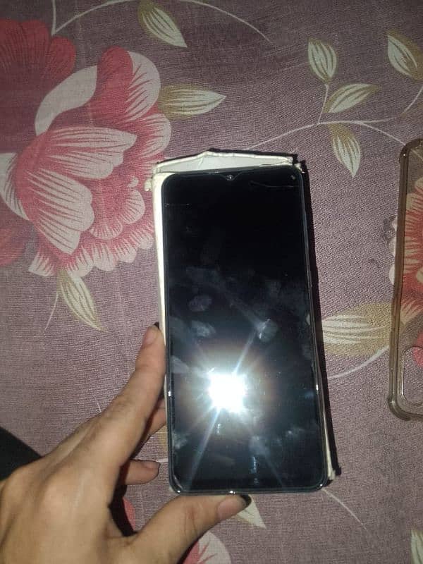 PTA se bnd ha wifi pe chalta ha daba box available ha 3!32 no any faul 1