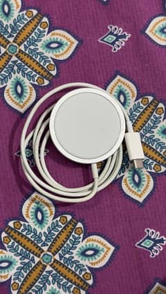 APPLE WIRELESS CHARGER