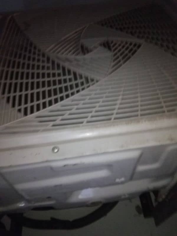 Haier Split AC New condition only used for two seasons 2