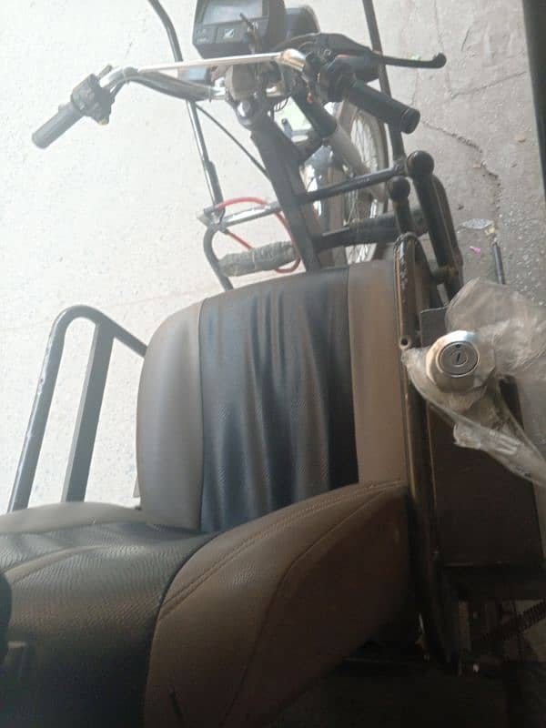 3 wheel motorcycle for disable persons 6