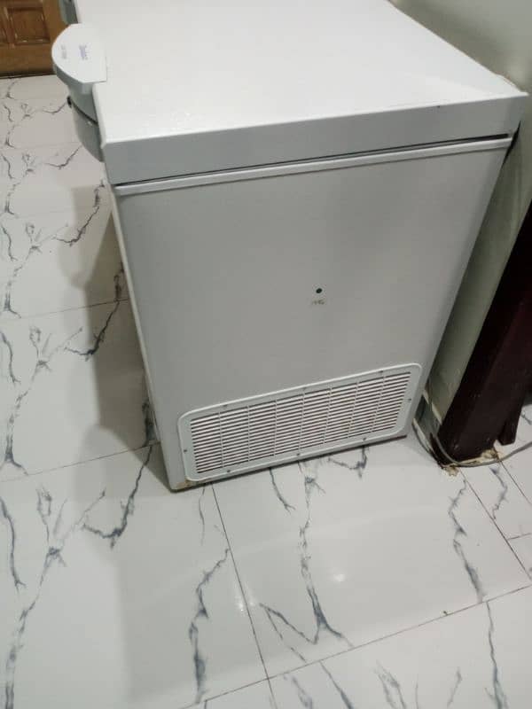 dawlance Deep refregerator and Freezer 3