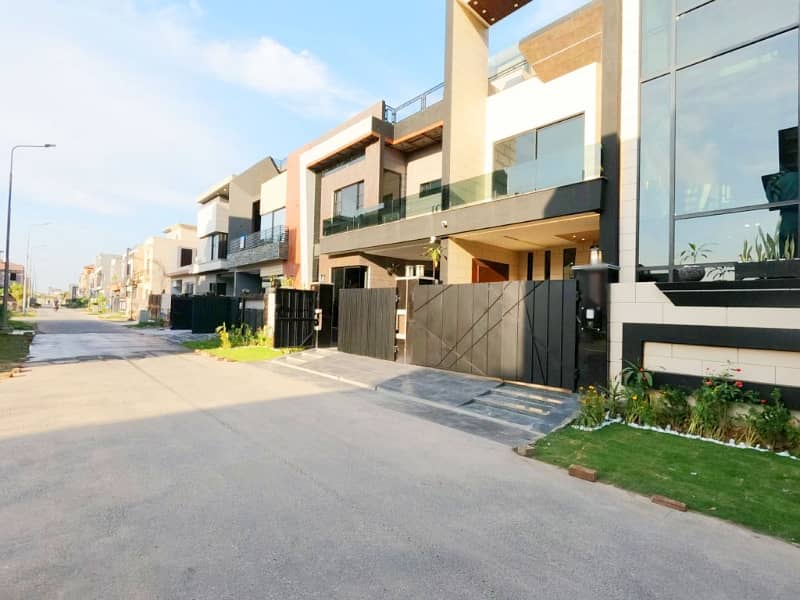 5 Marla Brand New Luxury A Plus Solid Constructed New Design House For Sale And Direct Meeting With Owner In Park View City Lahore. 2