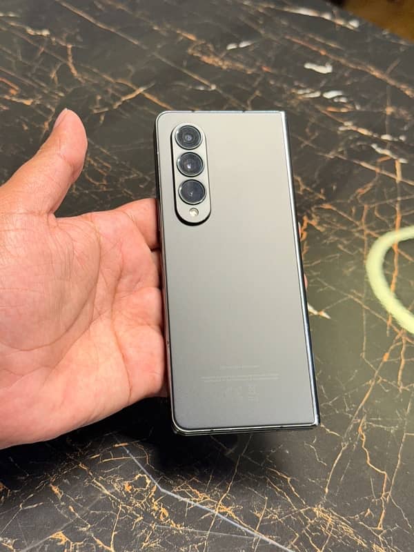 Samsung Galaxy Z Fold4 12/256 1